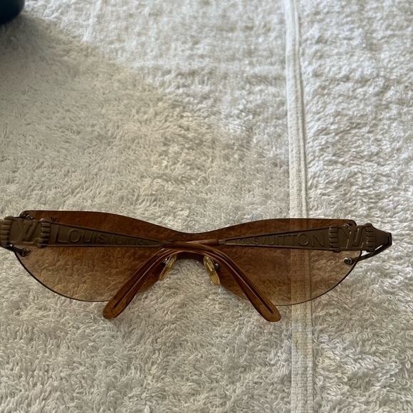 LOUIS VUITTON RARE PAIR OF AUTHENTIC SIGNATURE SUNGLASSES MOD LV COL. 166- 125 main image 16